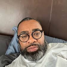 This is 50 cent when he lost all that weight for a movie