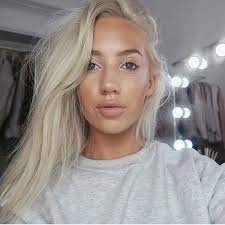 Tiktokers have taken their mirrors outside for their selfies while on instagram accounts are adapting mirror selfies to fit their own aesthetic (especially when cooped up at home with nobody to take their pictures for them). Our Hollywood Mirrors Are Perfect For Applying Make Up And Taking Selfies Hollywood Mirror Makeup Mirror With Lights Dressing Table Mirror With Lights Va