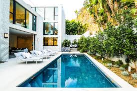 Page six, 20 мая 2021. Kendall Jenner Swaps Her Condo For A 6 5m House Glamour