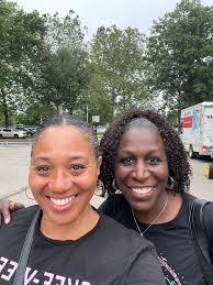 Congratulations to our sister, Rhonda Ward, for receiving the Mayor James  P. & Marilyn Carey Community Service Award! Well deserved! 💗💚