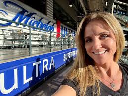 Doug Hammer (@HammerTheBall)