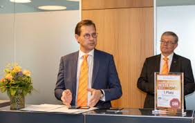 Hier finden sie informationen zu beratung ihre bank vor ort hilft ihnen gerne weiter. 26 06 2019 Neueroffnung Beratungszentrum Werneck Mitte Vr Bank Schweinfurt Eg