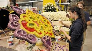 Parade float decorations and parade float decorating kits. Decorating Places Tournament Of Roses