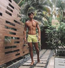 Alhamdulillah telah lahir putra pertama kami, beber rey mbayang. 10 Potret Terbaru Rafael Tan Yang Semakin Atletis Bikin Terpesona