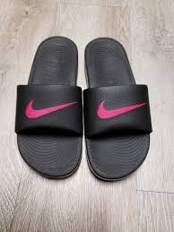 Black And White Nike Slides Womens Nike Sandals Women Worn 1 Excellent Condirio Size 9 Color Black Pink And The Bottom Is White Feel Free To Ask Any Q Nike Sandals Womens Sandals Nike Women