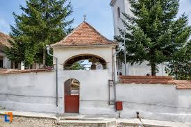 Atractia numarul unu a statiunii este reprezentata de cele 52 de lacuri cu calitati curative. Biserica Schimbarea La Fata 1805 Din Ocna Sibiului Obiective Turistice Sibiu DeÈ™tepÈ›i Ro