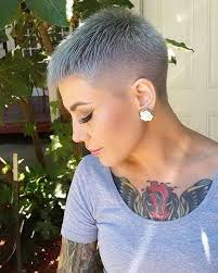 Kurzhaar frauen frisuren tips auf kurzhaarfrisuren. Super Short Grey Frisur Kurze Frisuren Frisuren Manner Fur Rundes Gesicht Feines Haarschnitt Kurz Kurzhaarschnitte Kurzhaar Frisuren Feines Haar Rundes Gesicht