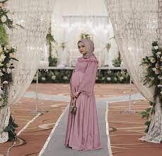 Menjadi ibu hamil memang menyenangkan. 5 Tips Memilih Busana Kondangan Super Nyaman Untuk Ibu Hamil Hijab Dream Co Id