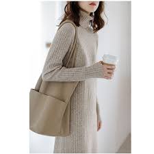 Et même si la robe pull femme reste une pièce idéale pour être au chaud pendant les journées d'hiver et d'automne, elle est également parfaite au printemps, pour un look frais et décontracté. Winter Dress Robe Pull Femme Hiver Black Long Sleeve Sweater Midi Korean Red Knitted Moda Feminina Vestidos Manga Larga Mujer Dresses Aliexpress