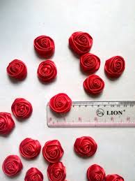Mau membuat bunga tulip, mawar, dan sakura dari kertas? Membuat Bunga Mawar Dari Pita
