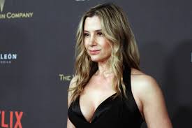 After small roles in robert redford's quiz show, she was offered a lead role in the 1995 movie mighty aphrodite. Oscar Winner Mira Sorvino Says She S Sorry For Working With Woody Allen The Independent The Independent