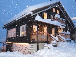 Haus, reihenhaus, reiheneckhaus, villa, luxusvilla, haus privat inserieren wengen. Chalet Baba Ferienwohnung Mitte Wengen Frau Petra Schlatter
