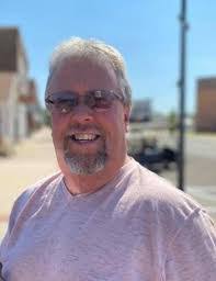 Wayne Robb's Instagram, Twitter & Facebook