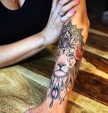 Si pour certains, colorier ou dessiner le diagramme rempli de symboles suffit pour entrer dans un 20 idées de tatouages mandala pour filles zen. 100 Magnifiques Tatouages Avant Bras Pour Femme Tatouez