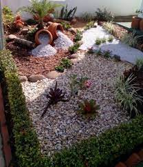 diversificam decorul in gradina cu aceste idei de amenajari cu ghivece si pietre de rau diversif rock garden design garden design front yard landscaping design