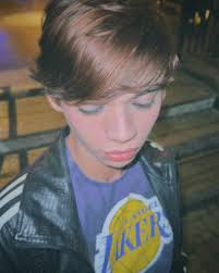 Te veo mirando y mándame un beso 👀💋