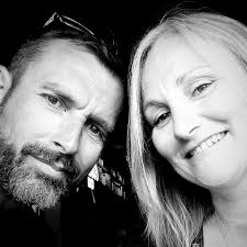 Hi can someone help with a baby seagull stuck