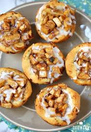 Easy Apple Pie Cinnamon Rolls Recipe In 2020 Easy Apple Pie Pillsbury Cinnamon Roll Recipes Cinnamon Roll Cups