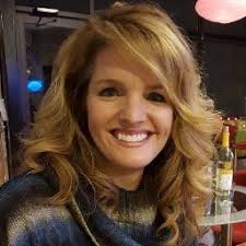 Debbie Farrell's Instagram, Twitter & Facebook