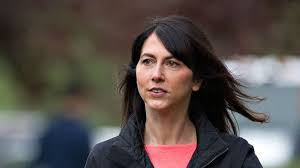 Родился 10 января 1939 года в джэксонвилле (флорида, сша). Mackenzie Scott Said She S Given Away 4 1b To Help Those Struggling Amid Pandemic Abc News