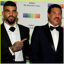 Lionel Richie S Son Miles Allegedly Made Bomb Threat At Uk Airport Lionel Richie Miles Richie Just Jared