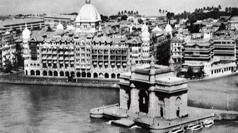 Glimpses of Vintage Mumbai: Monochrome city