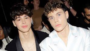 Τον υποδέχτηκε ο γρηγόρης αρναούτογλου στην πρώτη του αποκλειστική τηλεοπτική συνέντευξη στο the 2night show. Everything About Nicky Champa And Pierre Boo Stylesrant