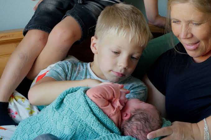 Babynieuws! Familie Blom verwelkomt nieuwste telg in Een Huis Vol -  LoveReality
