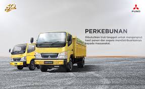Pengadu telah memberhentikan kenderaannya berhampiran sebuah premis dan selepas membuat pemeriksaan, mendapati cermin sisi depan kanan dan kiri retak serta terdapat kesan lubang tembus kecil disyaki akibat sesuatu ketulan keras. Panduan Menempel Stiker Alat Pemantul Cahaya Tambahan Untuk Uji Kir Dunia Warna Stiker