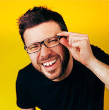 Jennifer Gluth's Instagram, Twitter & Facebook