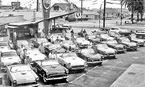 Thunder Bird Club Meets At Les Bacon And Son S Ford Thunderbird Classic Cars Thunder