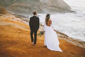 Top 10 Fashion Tips For A Winter Beach Wedding Glamcorner A beach wedding is a wedding like any other after all and you really want to look your best. fashion tips for a winter beach wedding