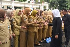 Ditetapkan setiap 2 (dua) tahun sekali berdasarkan masa kerja dasar hukum : Gaji Ke 13 Dan Thr Pegawai Negeri Cair Mulai Jumat