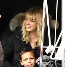 With the premiere of the amazing spiderman just around the corner, peter parker and his spandex getup are all the rage. Spider Man Emma Stone On Gwen Stacy Fate