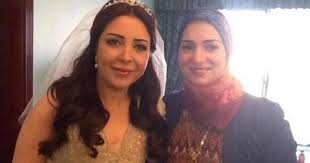 صور حفل زفاف و فرح لبنى عسل مذيعة برنامج الحياة اليوم على قناة الحياة شاهد صور لبنى عسل بفستان الزفاف Celebrities Fashion Crown Jewelry