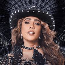 Who wrote “Chorada (Ao Vivo)” by Lauana Prado?