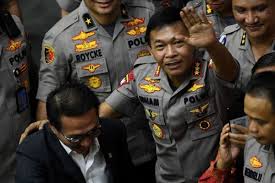 Foto lawas tersebut memperlihatkan jenderal idham azis dan jenderal (purn) tito karnavian. Idham Azis Jadi Kapolri Begini Pasang Surut Kariernya