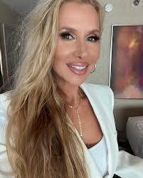 Teresa Curl's Instagram, Twitter & Facebook