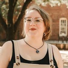 Sandy Peyton's Instagram, Twitter & Facebook