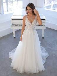 Sie sind federleicht und zaubern einen zarten, elfenhaften. Brautmode In Wurzburg Brautkleider Hochzeitsanzuge
