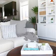 How To Choose Throw Pillows For A Gray Couch The Diy Playbook