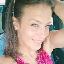 Amanda Ashby's Instagram, Twitter & Facebook