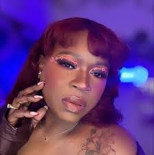 Angela Thelen's Instagram, Twitter & Facebook