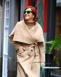 Giysi 60 yaşındaki, birçok durumda giyilebilen, tüm zamanların en gözde moda giysileridir. 60 Yasindan Sonra Yasli Kadinlar Icin Moda 63 Fotograf 60 Yasindaki Bayanlar Icin Kiyafet