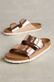 Birkenstock Arizona Rose Gold Sandals Birkenstock Metallic Arizona Sandals Birkenstock Sandals Outfit Shoes Birkenstock