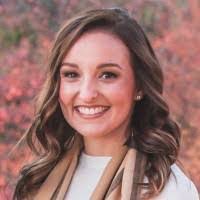 Kelli Holbrook's Instagram, Twitter & Facebook