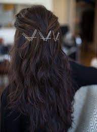 25 Ways You Ve Never Thought To Wear Bobby Pins Straighthairstylesforlonghair Longhairstyles Hair Styles Long Hair Styles Bobby Pin Hairstyles