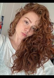 Amanda Beal's Instagram, Twitter & Facebook