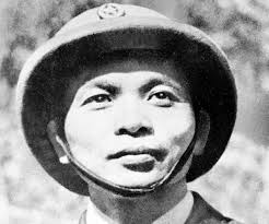Ông là đại tướng đầu tiên của quân đội nhân dân việt nam, người đã chỉ huy quân đội thắng pháp trong trận điện biên phủ. Vo Nguyen Giap Biography Facts Childhood Life History Achievements