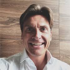 Asking the right questions in first meetings with prospects